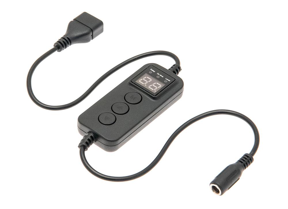 Contrôleur du réchauffeur d'objectif montrant l'écran LCD, les boutons et les prises de connexion